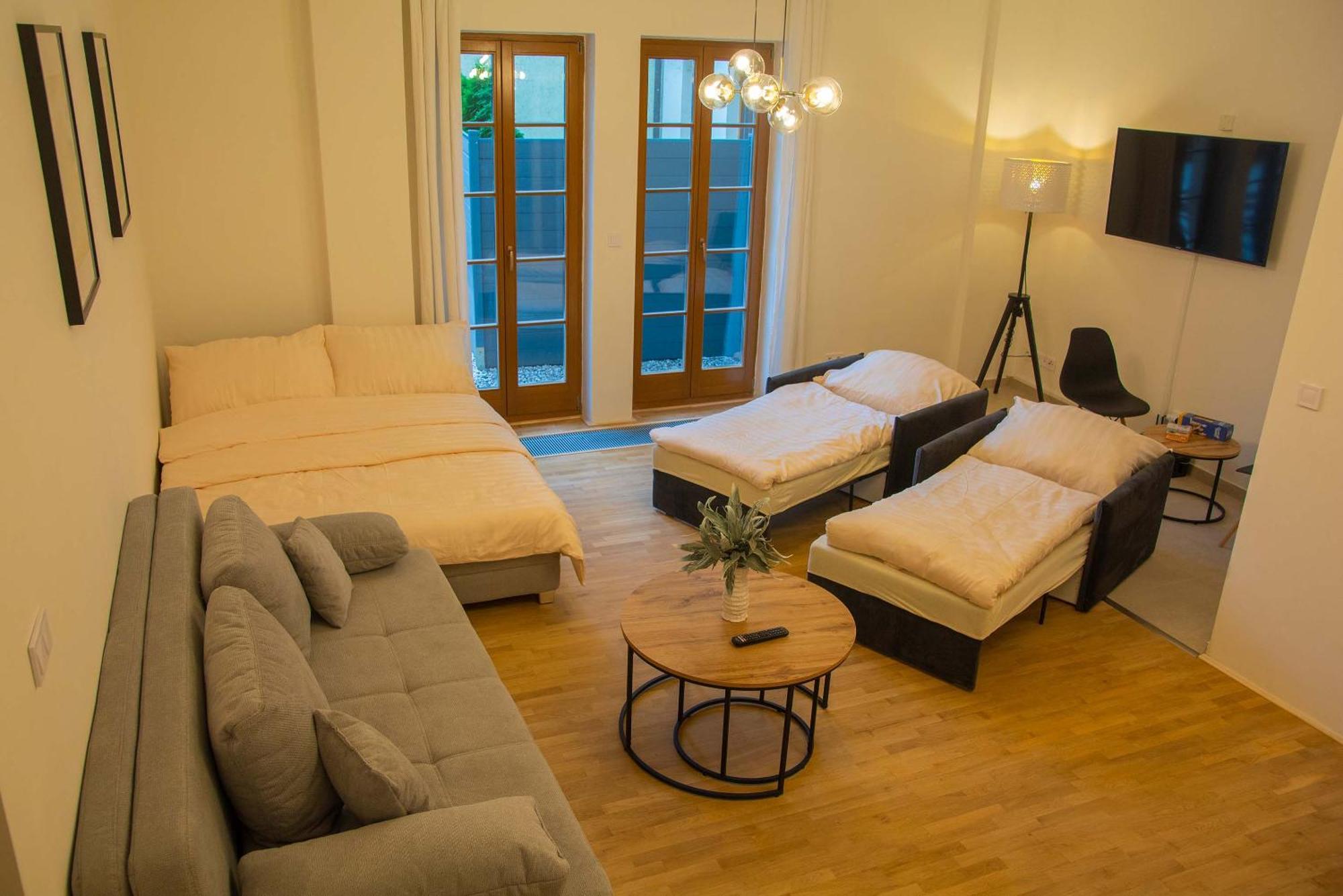 New City Centre Garden Apartment - Central Location Prag Exteriör bild