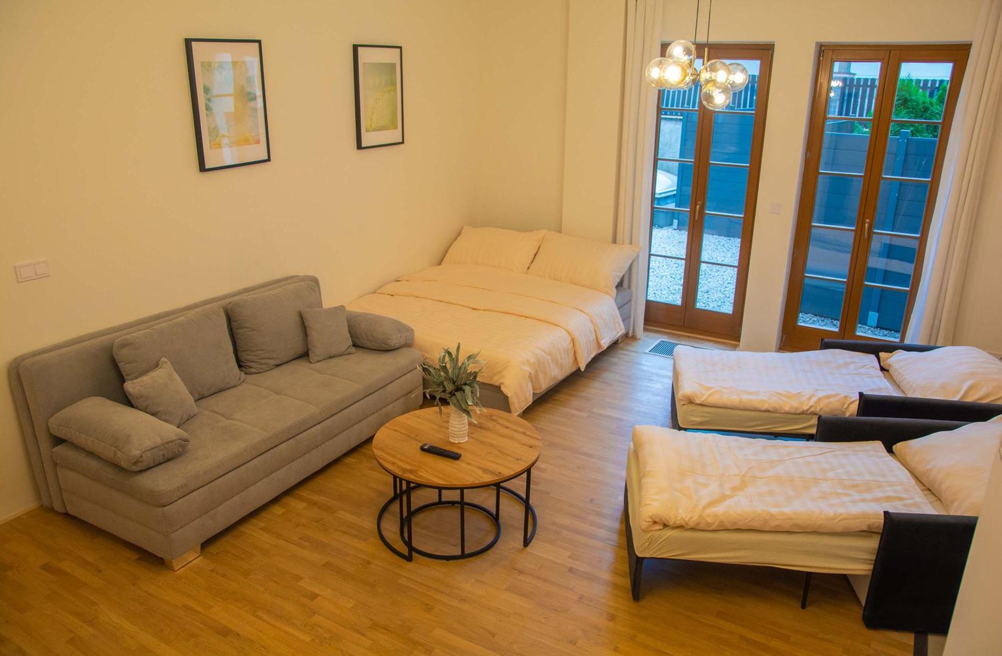 New City Centre Garden Apartment - Central Location Prag Exteriör bild