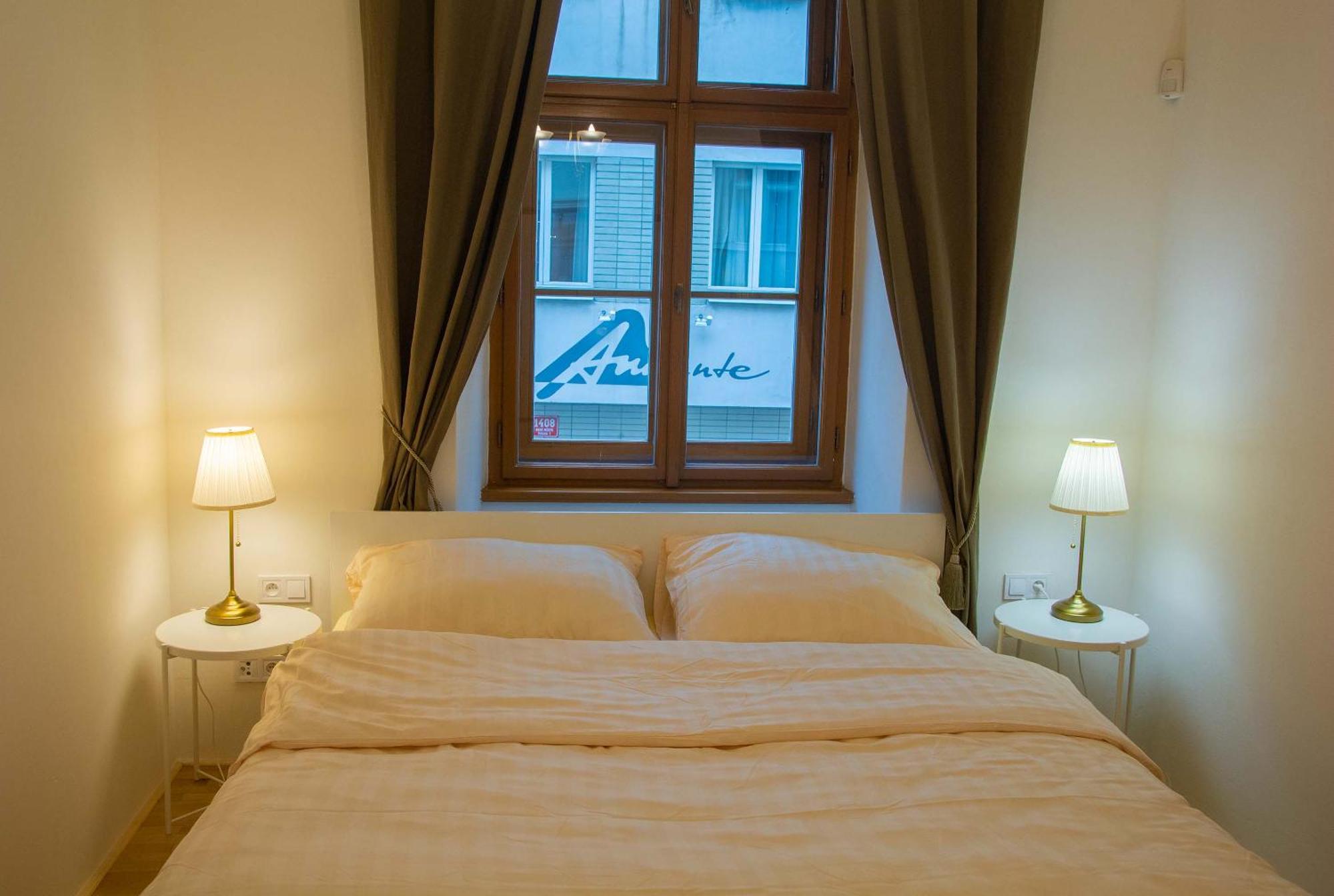New City Centre Garden Apartment - Central Location Prag Exteriör bild