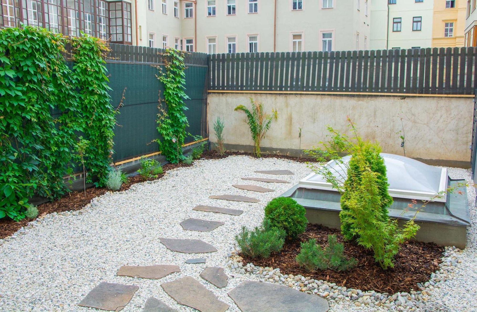 New City Centre Garden Apartment - Central Location Prag Exteriör bild