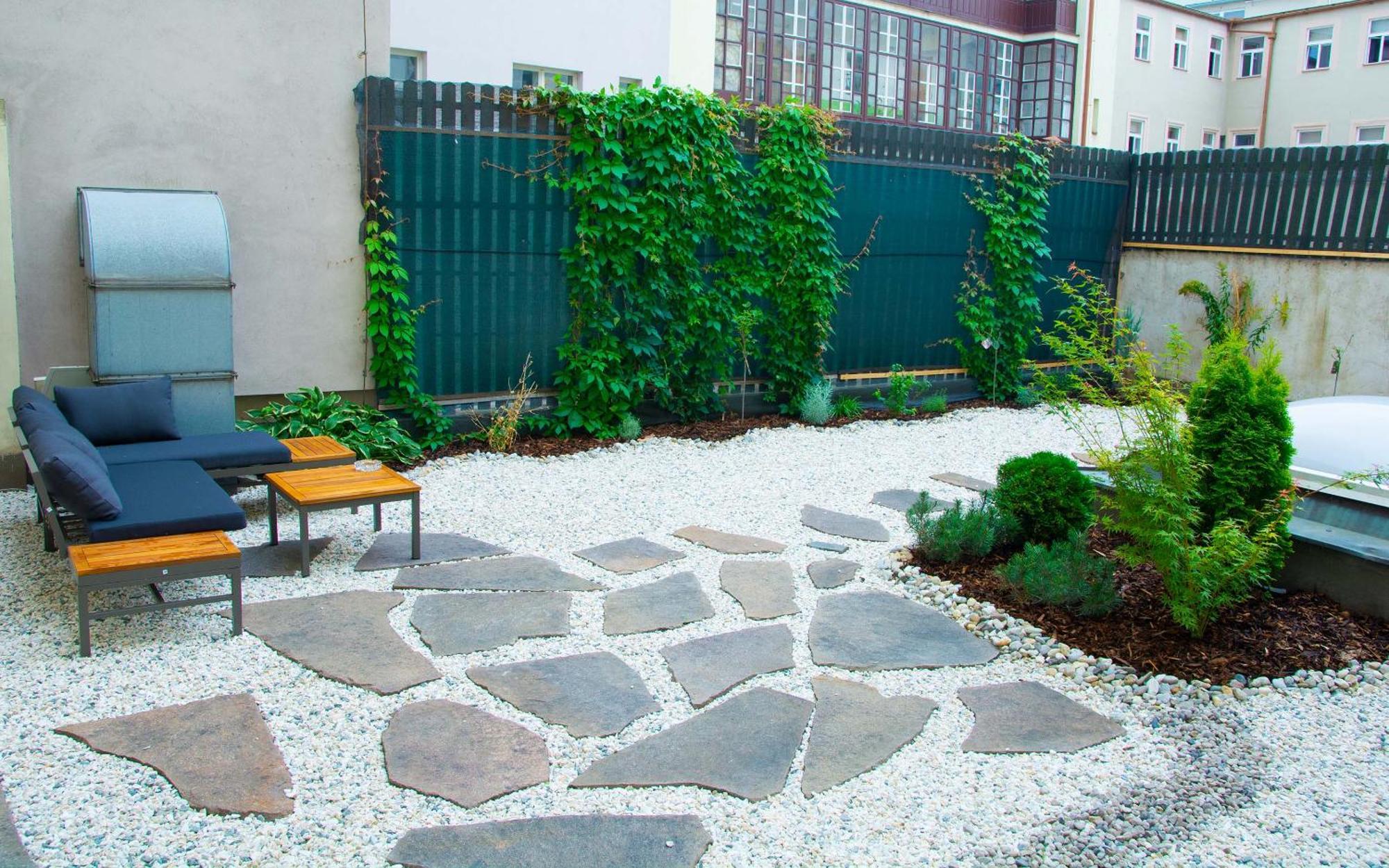 New City Centre Garden Apartment - Central Location Prag Exteriör bild